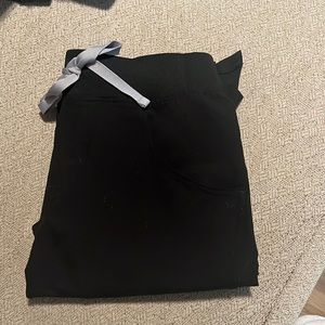 FIGS BLACK SCRUB PANTS